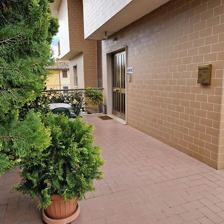 גוביו Affittacamere Via Carducci מראה חיצוני תמונה